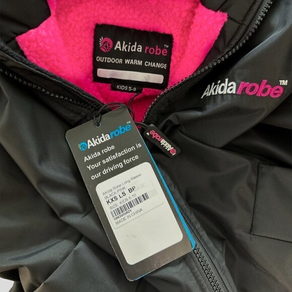 Akida Robe Black Pink Fleece Lining Oversized Changing Swim Parka NWT Kids XS - Picture 6 of 6